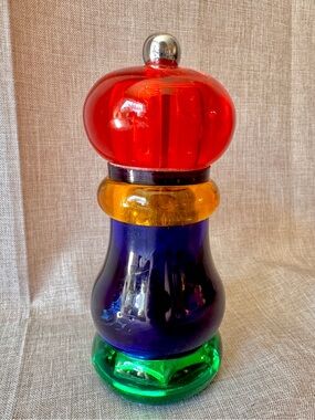 Vintage Olde Thompson Sunset Fiesta Pepper Mill Primary Colors Lucite full!